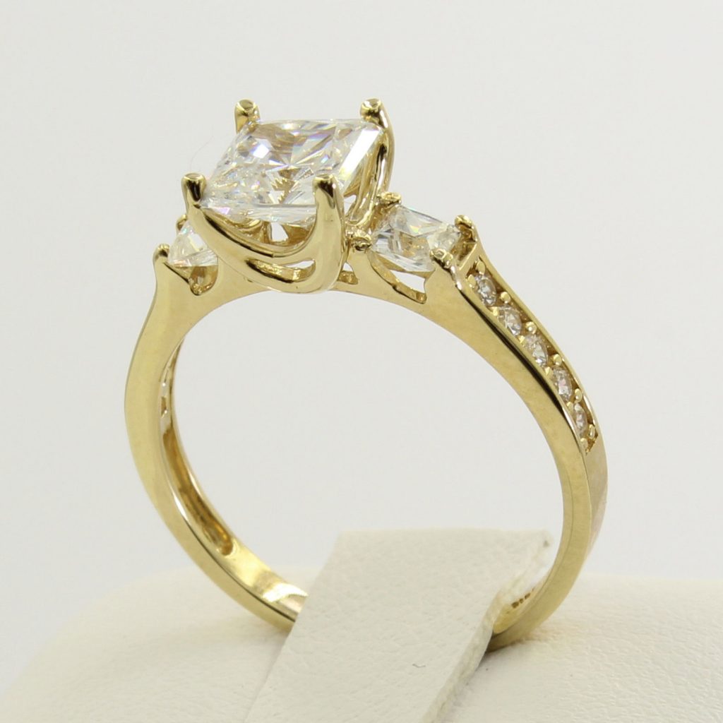 2.5 Ct 14K Real Yellow Gold Princess Cut 3 Stone