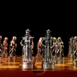 Online Sale: Chess Set Free Shipping High Quality  Tin Zinc Alloy Metal  Knight Characters Chess Sets  32 Chess Pieces Chess Set Luxury